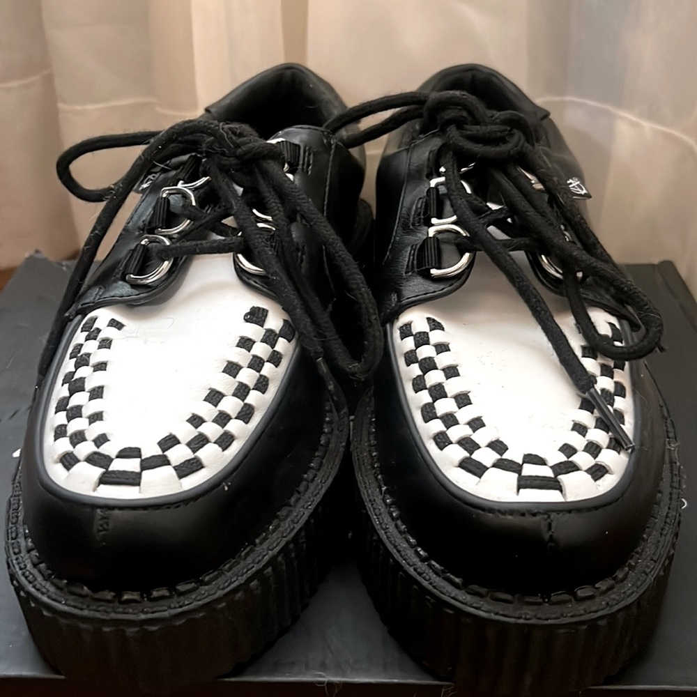 Black and White Anarchic Tuk Unisex Creepers